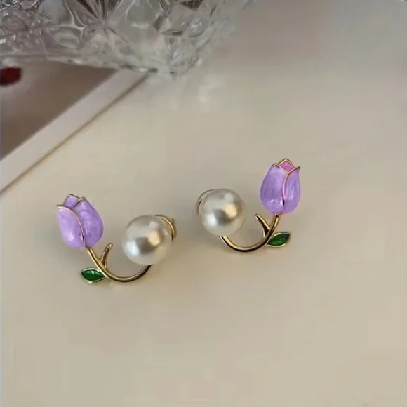 Trendy Elegant Purple Tulip Flower Pearl Stud Earrings, Women's Stud Earrings - Picture 3 of 8